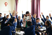 操亚洲女人逼君谊中学“新初中”